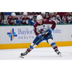 Prodloužení smlouvy Calea Makara nastolilo nový platový rekord v NHL Prodloužení smlouvy Calea Makara nastolilo nový platový rekord v NHL